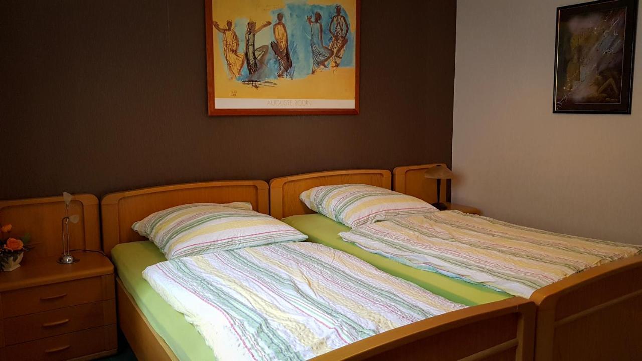 Ferienwohnung Reuscher, Trier-Newel ภายนอก รูปภาพ